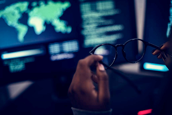 千元眼鏡成本僅20塊，6億近視人口的“暴利”行業(yè)真相